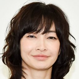 宮田ゆみ子 - 金絲雀演員 飾演Saki