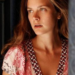 Aurélie Houguenade 飾演 Anaïs