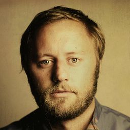 羅里·斯卡沃 飾演 Eric