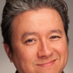 Paul Courtenay Hyu 飾演 Shin Sang-ok