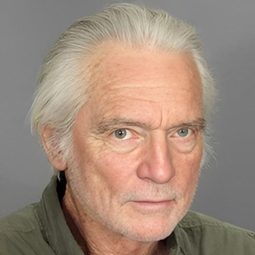 Chris Robinson 飾演 Romko