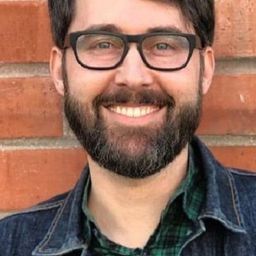 海耶斯·哈格羅夫 飾演 Bill Waterston