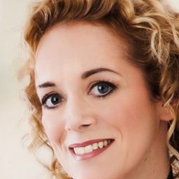 凱特·哈伯 飾演 (voice)