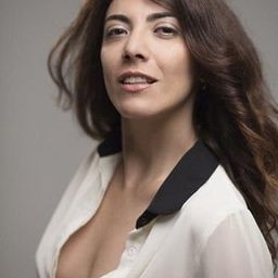 Stella Gasparri 飾演 Rita