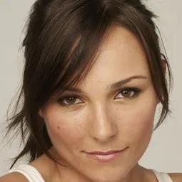 柏安娜·艾薇 - 礦井遊戲演員 飾演Lyla