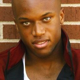 Toochukwu T.C. Anyachonkeya 飾演 Alumni #3