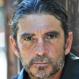 David Castro 飾演 Carlos Huerta