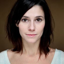 Kim Hertogs 飾演 Lianne