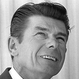 Jay Koch 飾演 Video Waiter (Ronald Reagan)