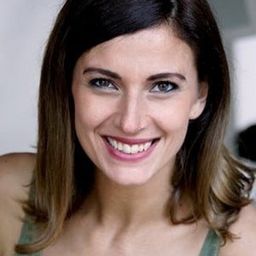 Alessandra Carrillo 飾演 