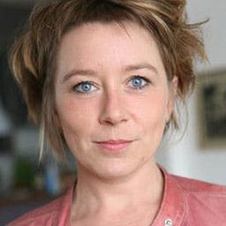 Blandine Lenoir - 校園逆轉勝演員 飾演Anne, the principal