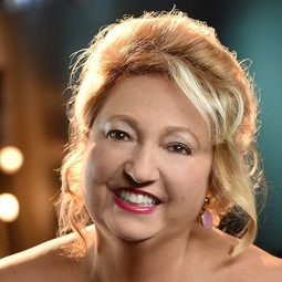 Michelle Danner - How to Go Out on a Date in Queens導演