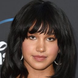 蘇菲亞·韋利 飾演 Cory Bailey