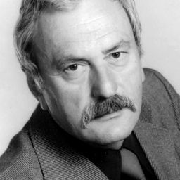 Amza Pellea 飾演 Gral. Dragalina