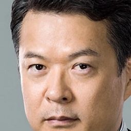 Tetsuji Tanaka - 新聞記者演員 飾演Tomoya Tada