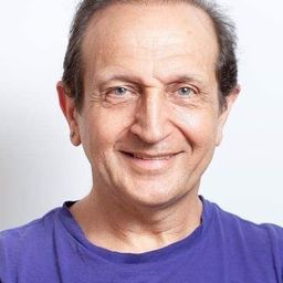 Spiros Bibilas 飾演 