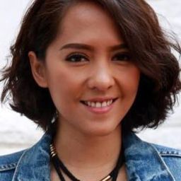 Lala Karmela 飾演 Meira