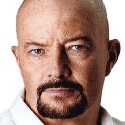 Doug Abrahams - 我家有個大屍兄演員 飾演Commanding Officer