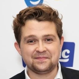 Jack Loxton 飾演 Young Colin Simpson