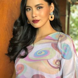 Karnpitchar Ketmanee 飾演 Ava