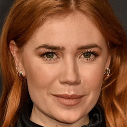 Palina Rojinski - 喪蒲夜柏林演員 飾演Sunny