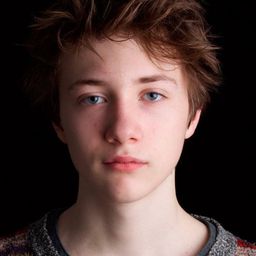 Michelangelo Fortuzzi 飾演 Finn Maertens