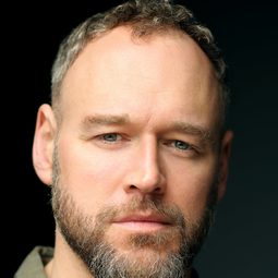 艾萊特巧文 飾演 Jack Smurl