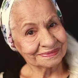 瑪麗·帕絲·馬塔 飾演 Vendedora de Flores