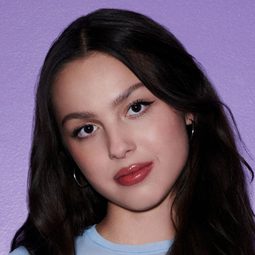 奧莉維亞羅德里戈 - Olivia Rodrigo：情歌少女演員 飾演Self