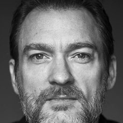 班·坦普 - 行走的正義演員 飾演Barrow