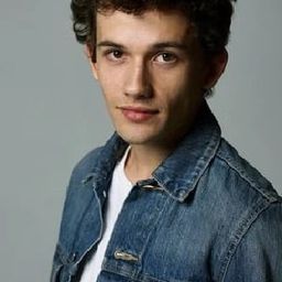 伊萊·布朗 飾演 Brett Blackmore