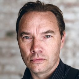 Thomas Arnold - 再生門演員 飾演Edgar Keun