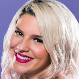 卡莉·阿奎利諾 飾演 Self