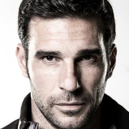 愛德華多·里歐 飾演 Alessandro