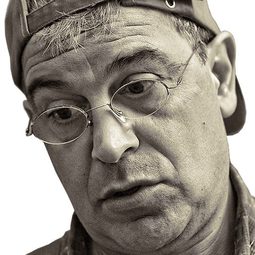 Plamen Peev - Operation Shmenti Capelli演員 飾演Totsev