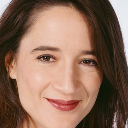 Anne Ramsay - 情謎艾曼紐演員 飾演Female Customer