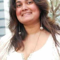 迪維亞·帕拉特 飾演 Nupur