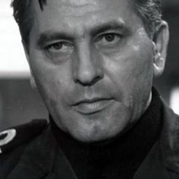 塔德烏什·舒密特 飾演 Ens. Jan Gryczman