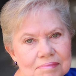 Carla Belver - 春風化雨演員 飾演Mrs. Perry