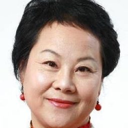 Kim Seon-hwa - 媽媽的筆記本演員 飾演Yun-ja