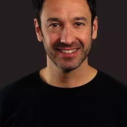 Ricardo Reguera - 凶屋32演員 飾演Neighbour