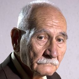 Arif Erkin Güzelbeyoğlu 飾演 Dede