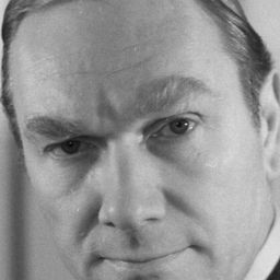 Sylwester Przedwojewski - 沒有對手的勝利演員 飾演Car Driver