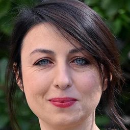 Lisa Nur Sultan - 7 美疑案編劇