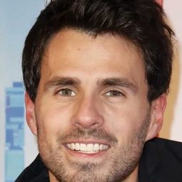 Arthur Lombard - The Gardener演員 飾演Policier Ministère 2