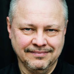 Jean-Paul Raths 飾演 Heinz Bollinger