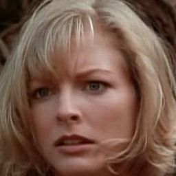 Robin McKee 飾演 Claire Sommers