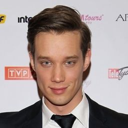 Michał Mikołajczak 飾演 Security Chief