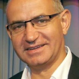 Krzysztof Dracz 飾演 Swede