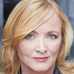 Carolyn Scott 飾演 Gramma Abigale / Zoo Announcer (voice)
